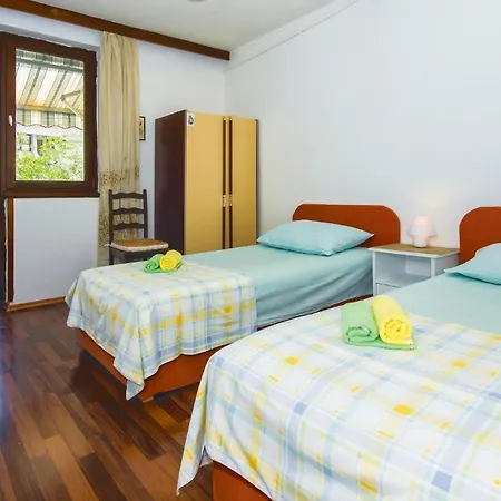 1 Floor スプリト